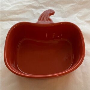Chantal Red Tomato Baking Dish. 3 cup. New, never used.  Oven, microwave safe.